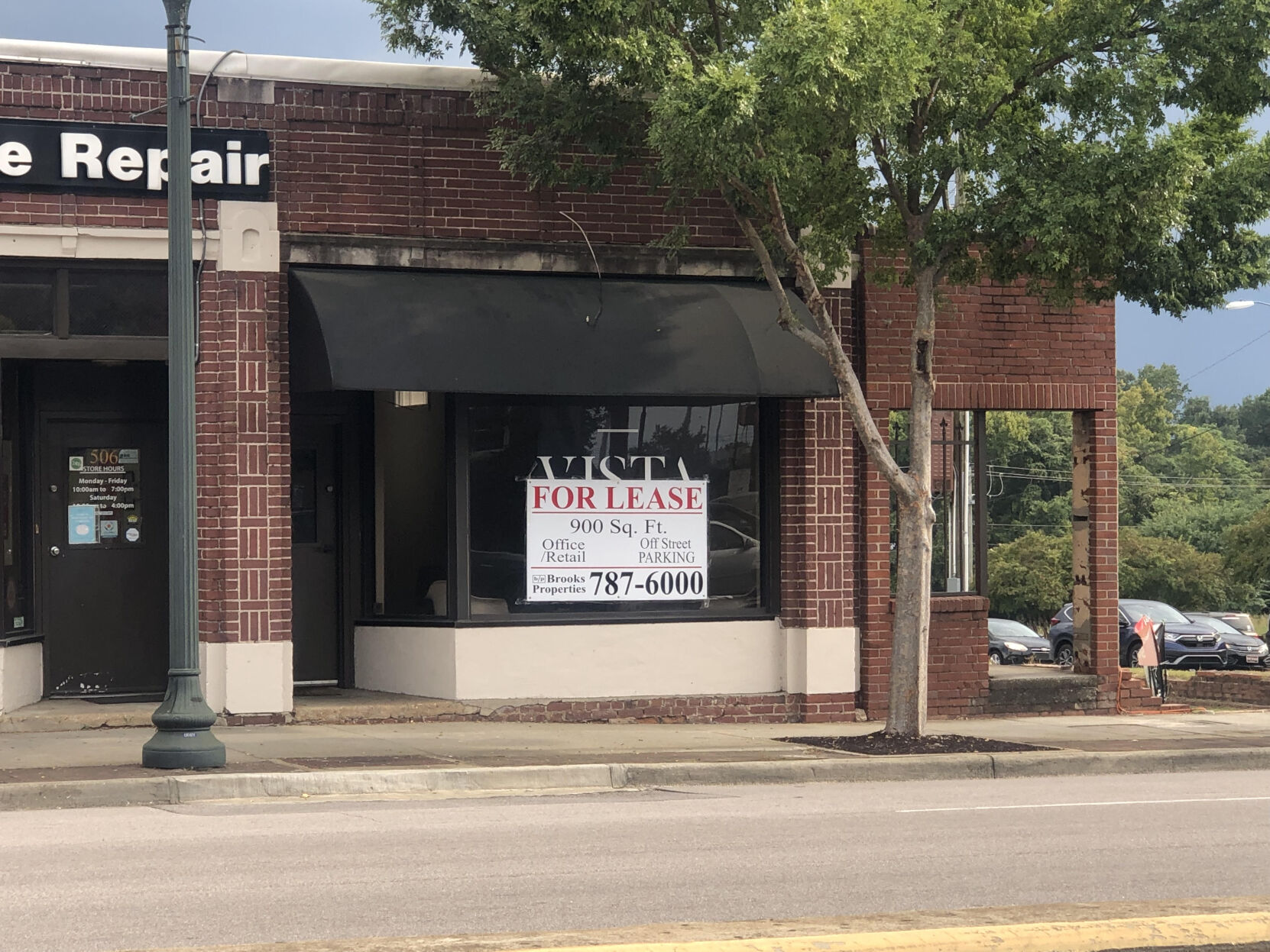 vista nutrition closed for lease sign